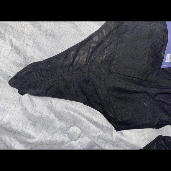 🔥Sexy black bodysuit .NWOT🔥🔥🔥 - Picture 6 of 7